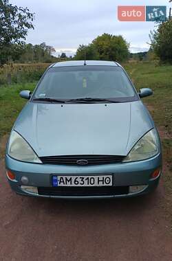 Хэтчбек Ford Focus 2000 в 