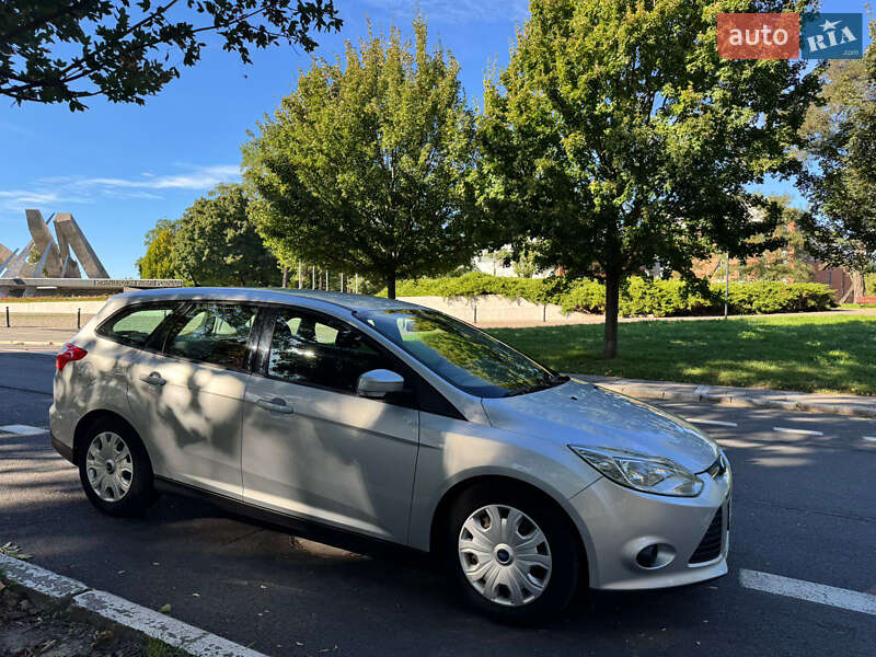 Универсал Ford Focus 2014 в Киеве фото 5 Универсал Ford Focus 2014 в Киеве
