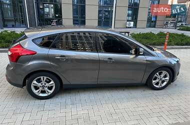 Хэтчбек Ford Focus 2014 в 