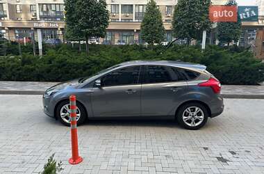 Хэтчбек Ford Focus 2014 в 