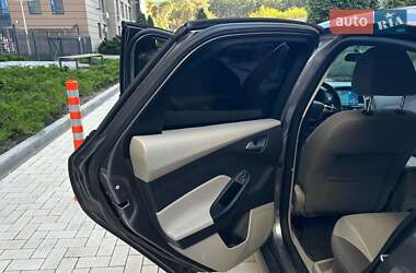 Хэтчбек Ford Focus 2014 в 