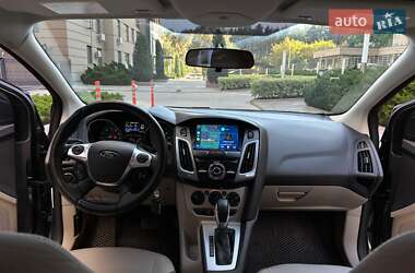 Хэтчбек Ford Focus 2014 в 