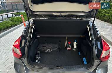 Хэтчбек Ford Focus 2014 в 