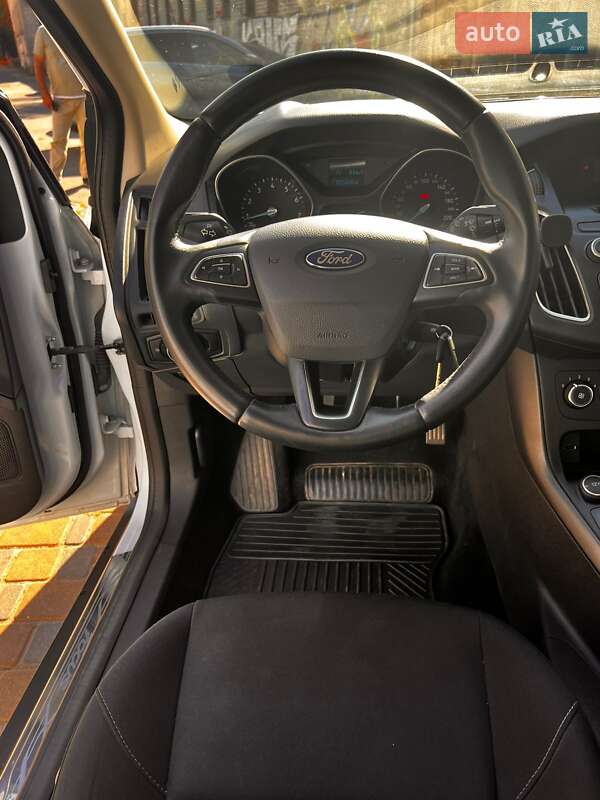 Хэтчбек Ford Focus 2016 в Одессе