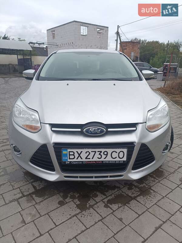 Хэтчбек Ford Focus 2012 в Остроге