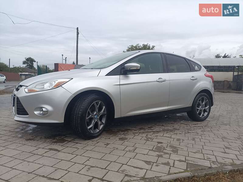 Хэтчбек Ford Focus 2012 в Остроге