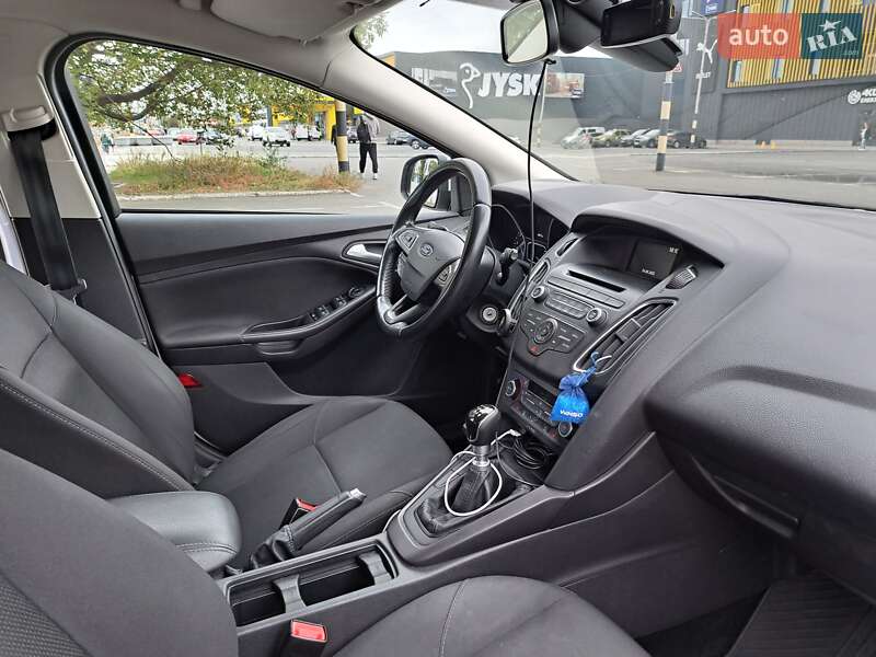 Хэтчбек Ford Focus 2015 в Киеве