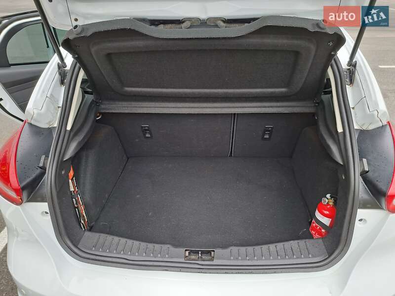 Хэтчбек Ford Focus 2015 в Киеве