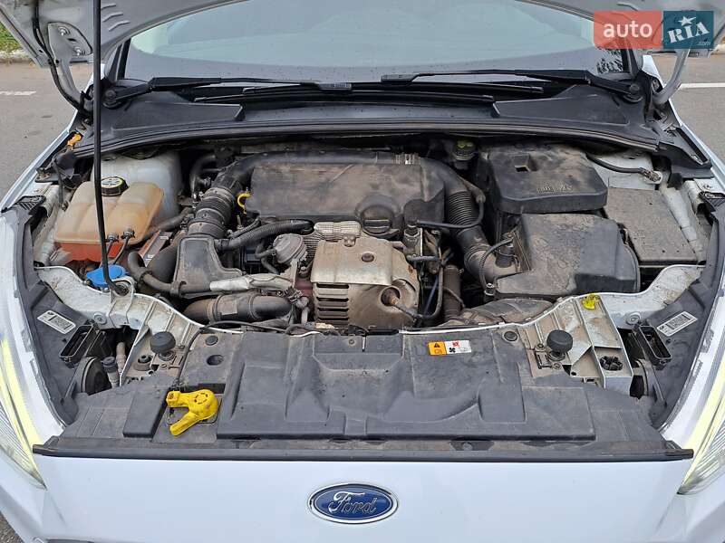 Хэтчбек Ford Focus 2015 в Киеве
