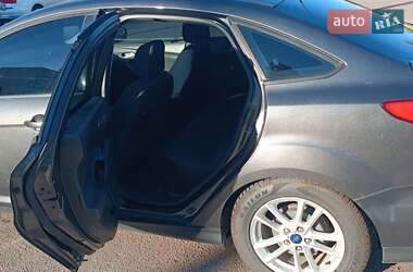 Седан Ford Focus 2016 в 