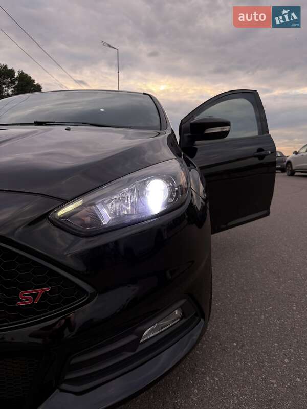 Хэтчбек Ford Focus 2017 в Киеве
