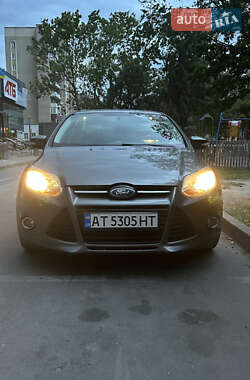Хэтчбек Ford Focus 2012 в 