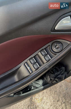 Хэтчбек Ford Focus 2012 в 