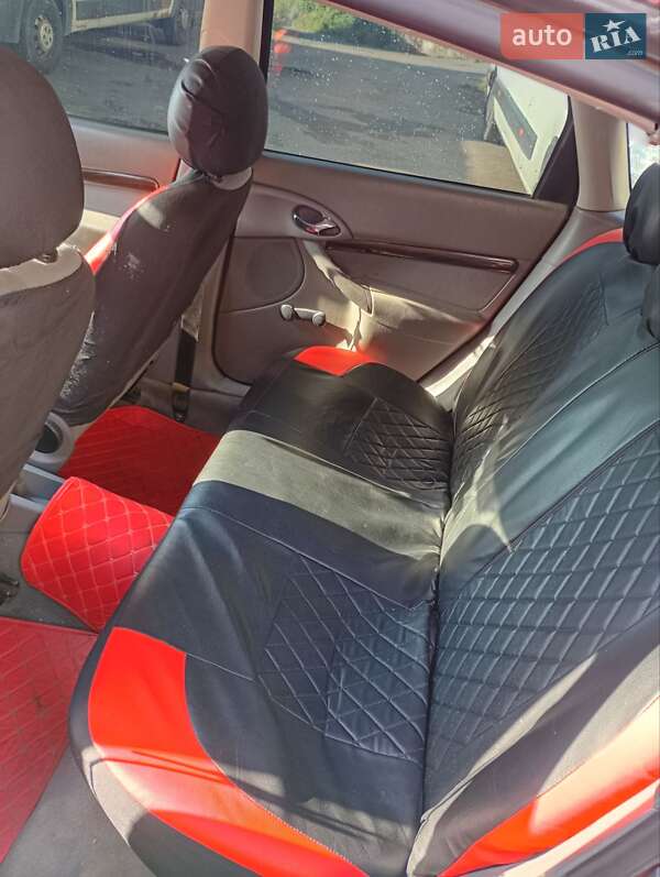 Седан Ford Focus 1999 в Львове