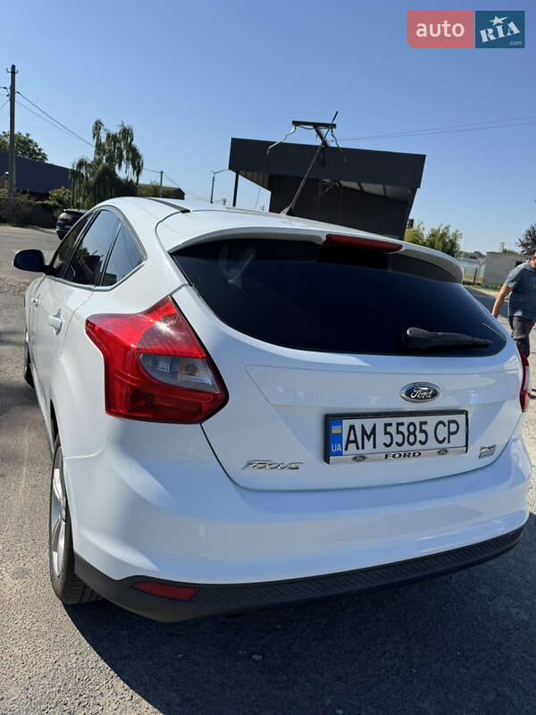 Хэтчбек Ford Focus 2013 в Брусилове