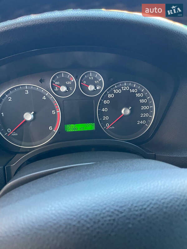 Хэтчбек Ford Focus 2007 в Арцизе