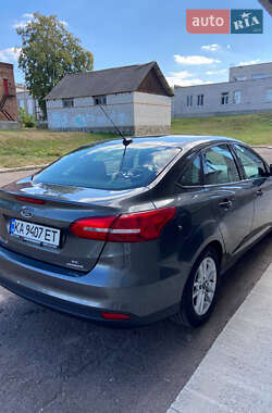 Седан Ford Focus 2016 в 