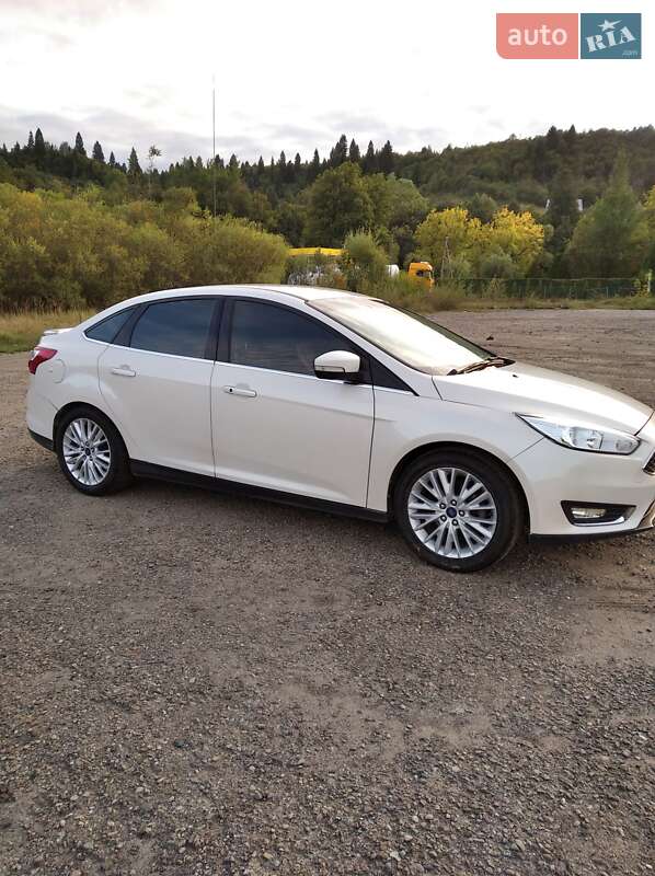Седан Ford Focus 2015 в Турке