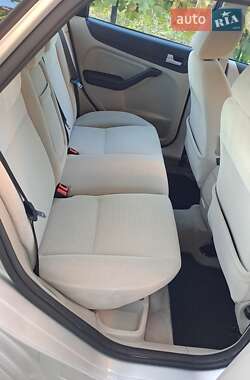 Хэтчбек Ford Focus 2007 в 