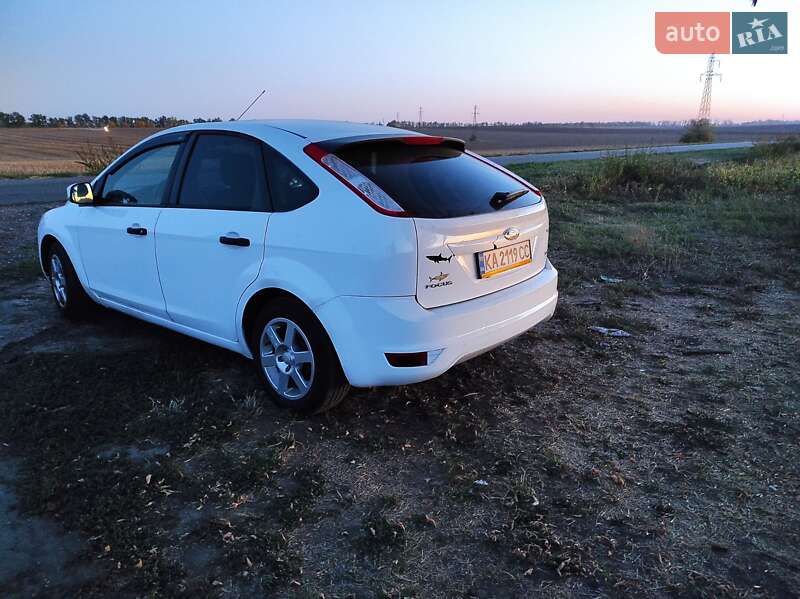 Хэтчбек Ford Focus 2011 в Смеле