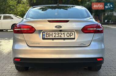 Седан Ford Focus 2016 в 