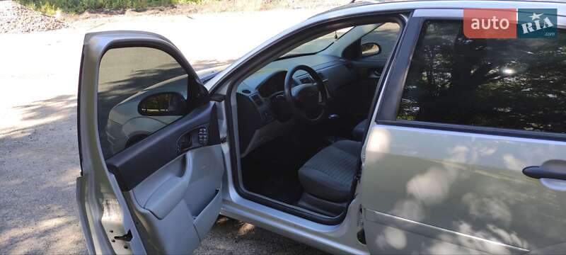 Седан Ford Focus 2006 в Киеве