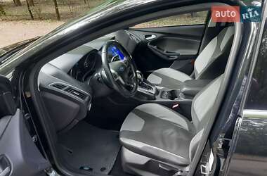 Хетчбек Ford Focus 2012 в 