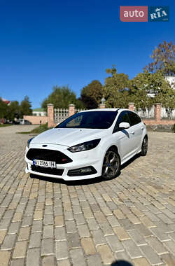 Хэтчбек Ford Focus 2015 в 