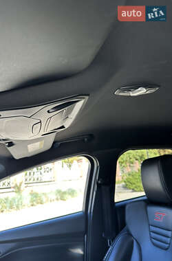 Хэтчбек Ford Focus 2015 в 