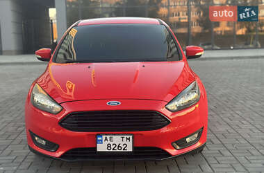 Хэтчбек Ford Focus 2015 в 