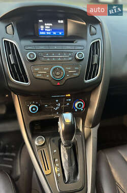 Хэтчбек Ford Focus 2015 в 