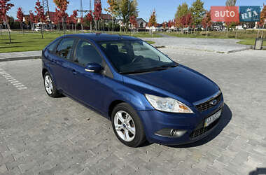 Хэтчбек Ford Focus 2010 в 