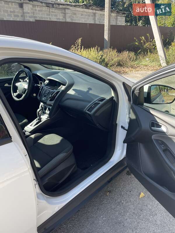 Седан Ford Focus 2014 в Киеве фото 7 Седан Ford Focus 2014 в Киеве