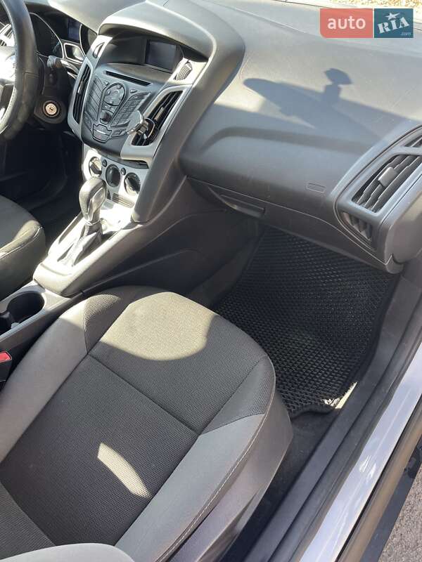 Седан Ford Focus 2014 в Киеве фото 14 Седан Ford Focus 2014 в Киеве