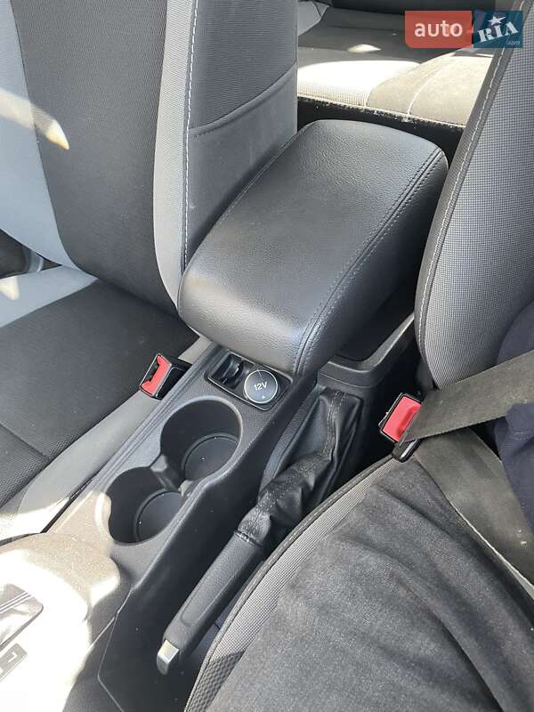 Седан Ford Focus 2014 в Киеве фото 27 Седан Ford Focus 2014 в Киеве