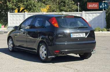 Хетчбек Ford Focus 2000 в 
