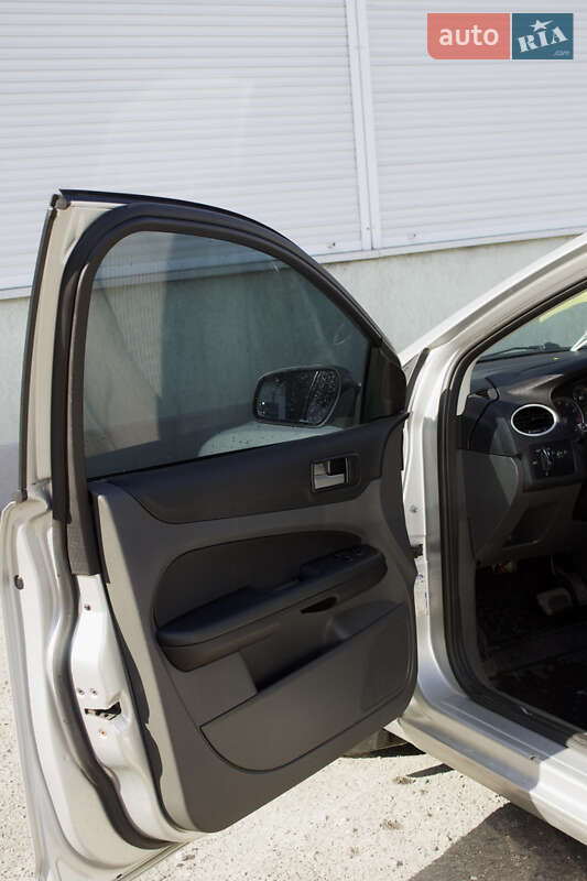 Седан Ford Focus 2007 в Каменском