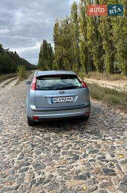 Хэтчбек Ford Focus 2006 в 