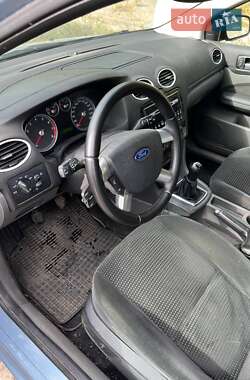 Хэтчбек Ford Focus 2006 в 
