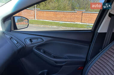 Седан Ford Focus 2016 в 