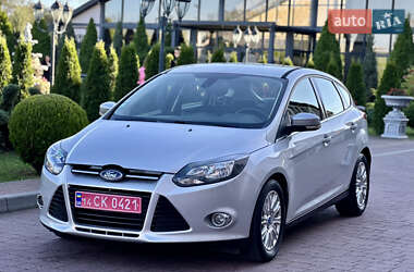 Хэтчбек Ford Focus 2011 в 