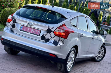 Хэтчбек Ford Focus 2011 в 