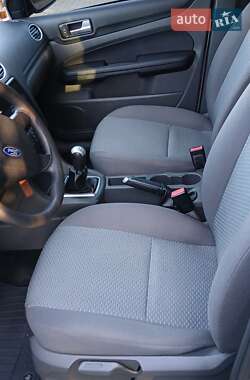 Хэтчбек Ford Focus 2006 в 