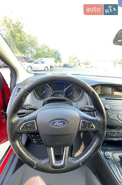 Седан Ford Focus 2015 в 