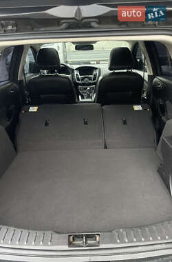 Хэтчбек Ford Focus 2012 в 