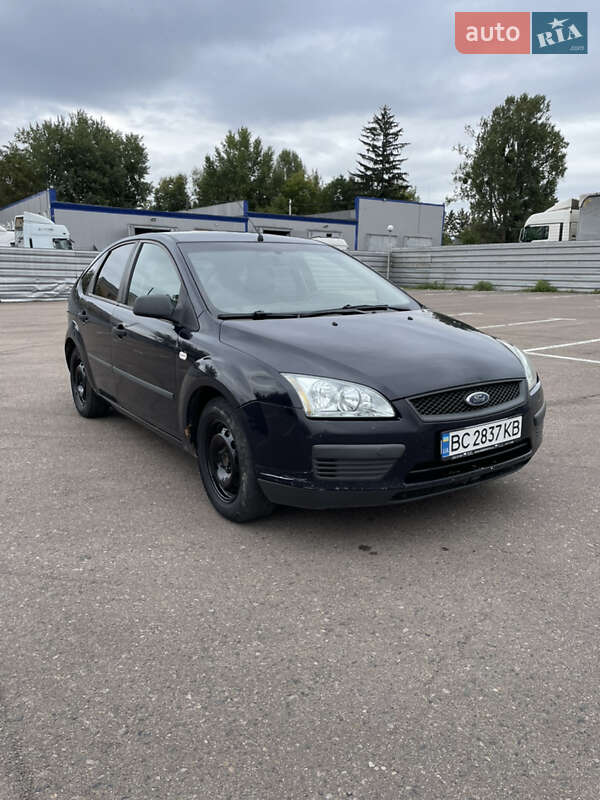 Хэтчбек Ford Focus 2005 в 