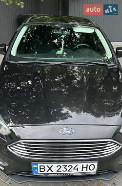 Хэтчбек Ford Focus 2015 в 