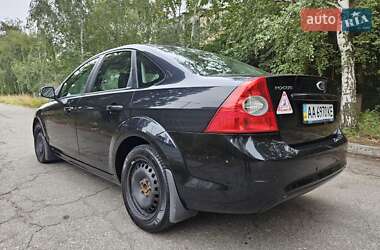 Седан Ford Focus 2010 в 