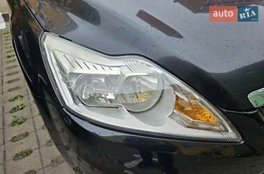 Седан Ford Focus 2010 в 