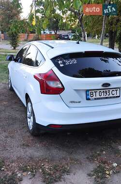 Хэтчбек Ford Focus 2014 в 